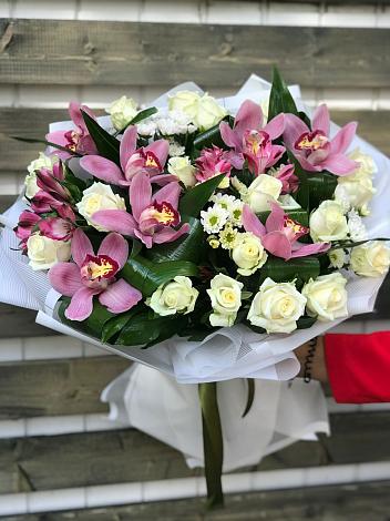 Букет цветов из: Розы и Хризантемы в Томске