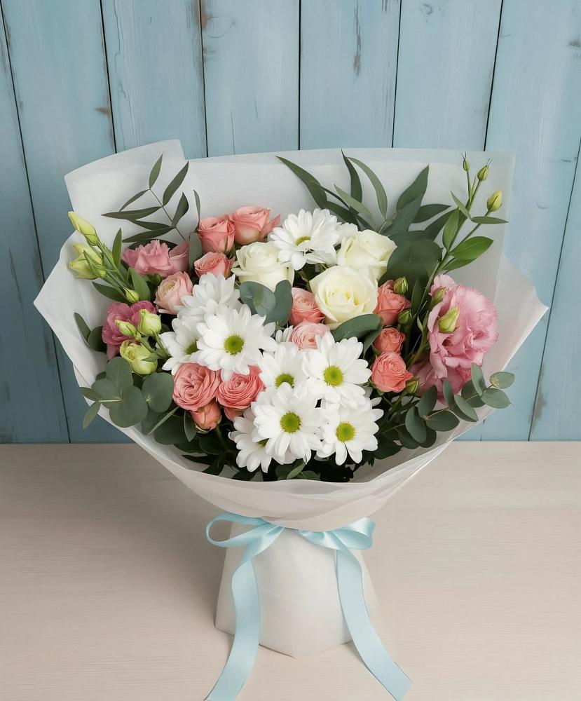 Букет цветов из: Розы, Лизиантусы и Хризантемы в Томске