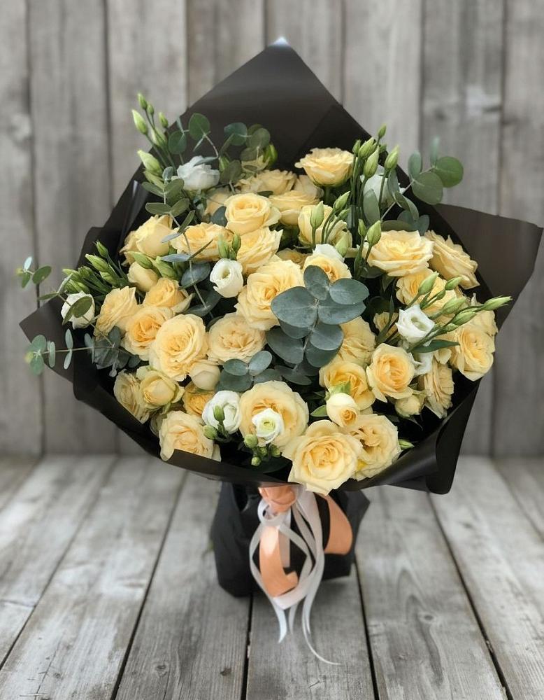 Букет цветов из: Розы и Лизиантусы в Томске