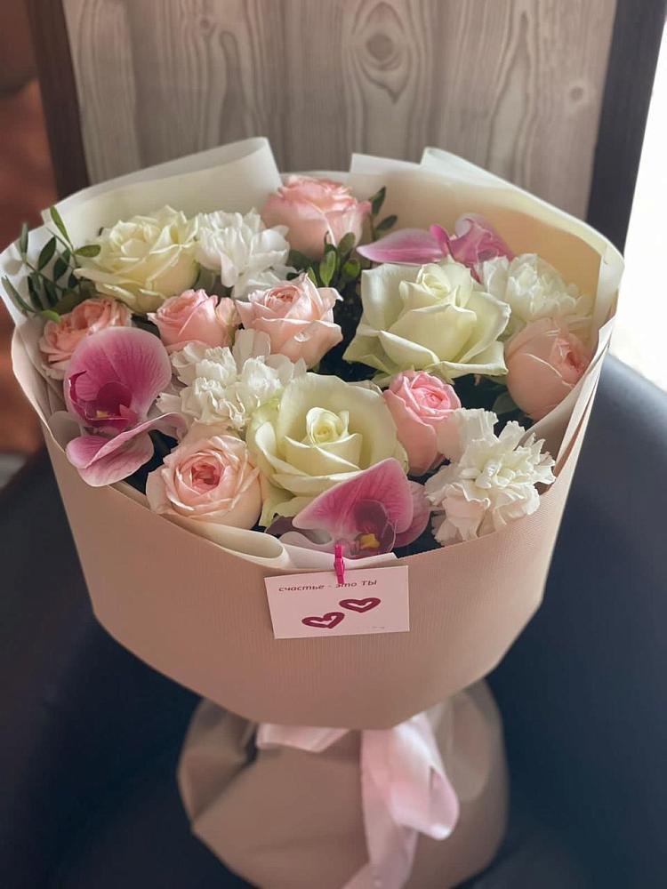 Букет цветов из: Орхидеи, Розы и Гвоздики в Томске