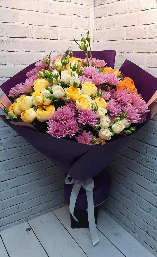 Букет цветов из: Хризантемы и Розы в Томске