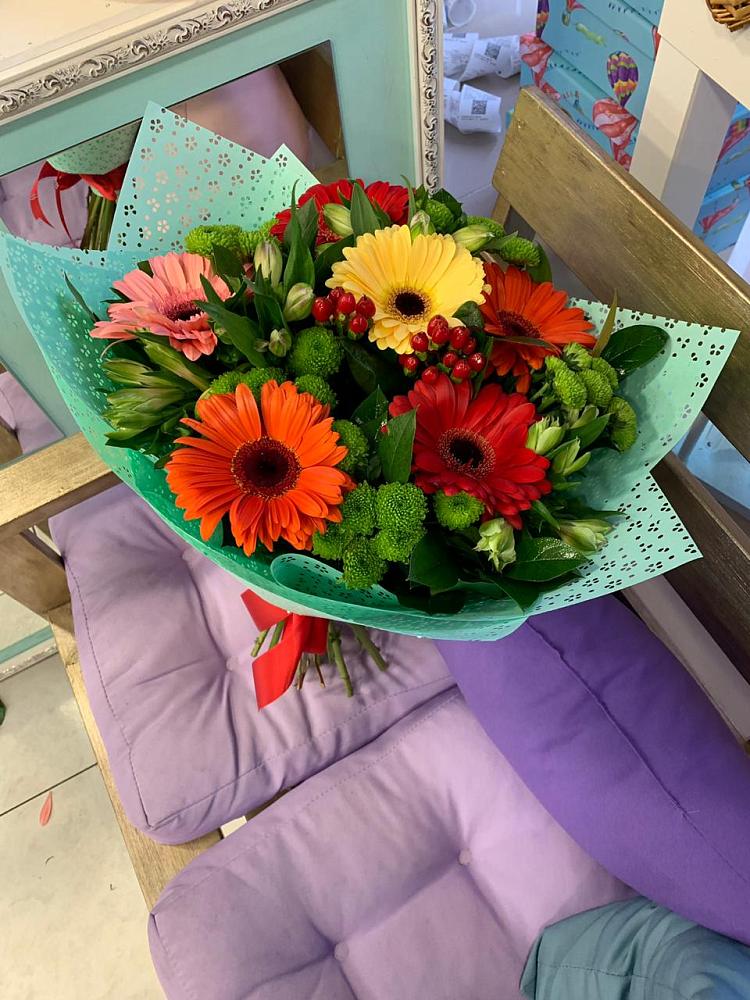 Букет цветов из: Герберы, Хризантемы и Альстромерии в Томске