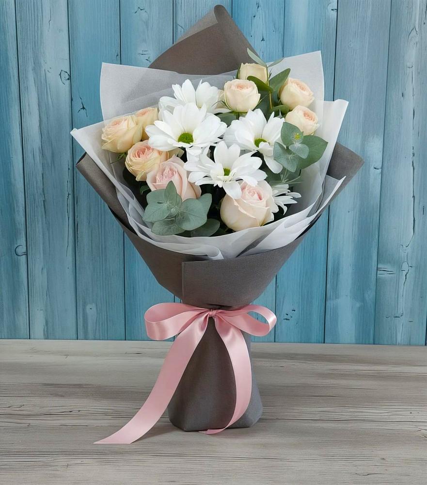 Букет цветов из: Хризантемы и Розы в Томске