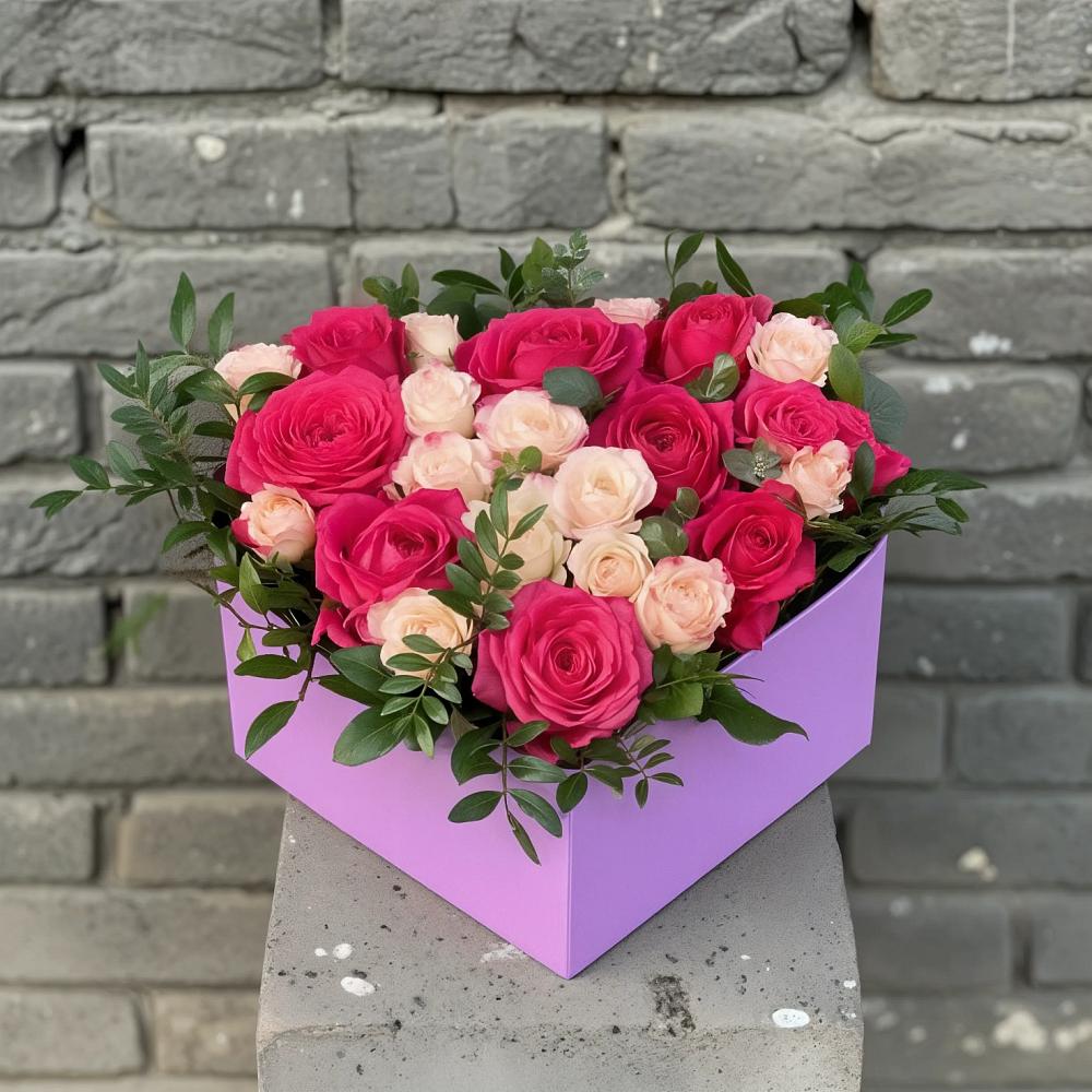 Цветочная композиция из Розы в коробке в Томске