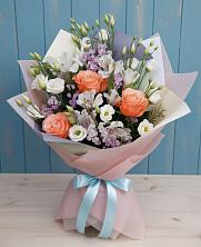 Букет цветов из:  Лизиантусы, Розы, Альстромерии и Гипсофила в Томске