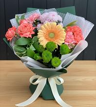 Букет цветов из:  Гвоздики, Розы, Герберы и Хризантемы в Томске