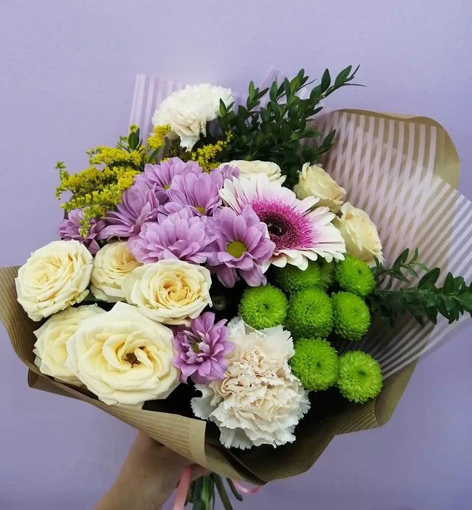 Букет цветов из: Хризантемы, Розы, Гвоздики и Герберы в Томске